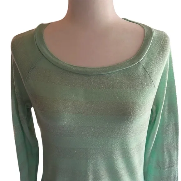 Mossimo Supply High/Low Metallic Striped Top Junior's Size M - Picture 7 of 11